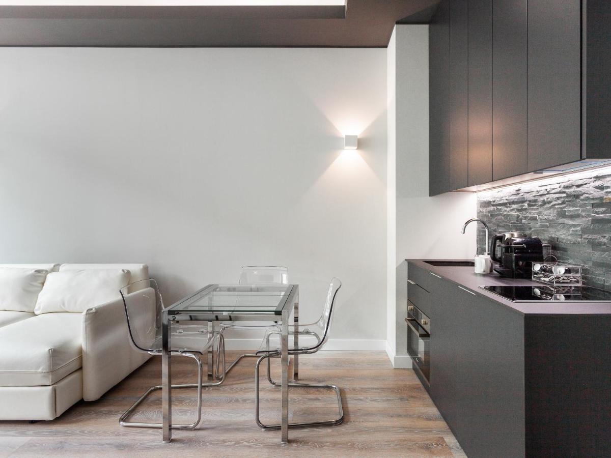 Easyhomes-City Centre Suites Milano Dış mekan fotoğraf