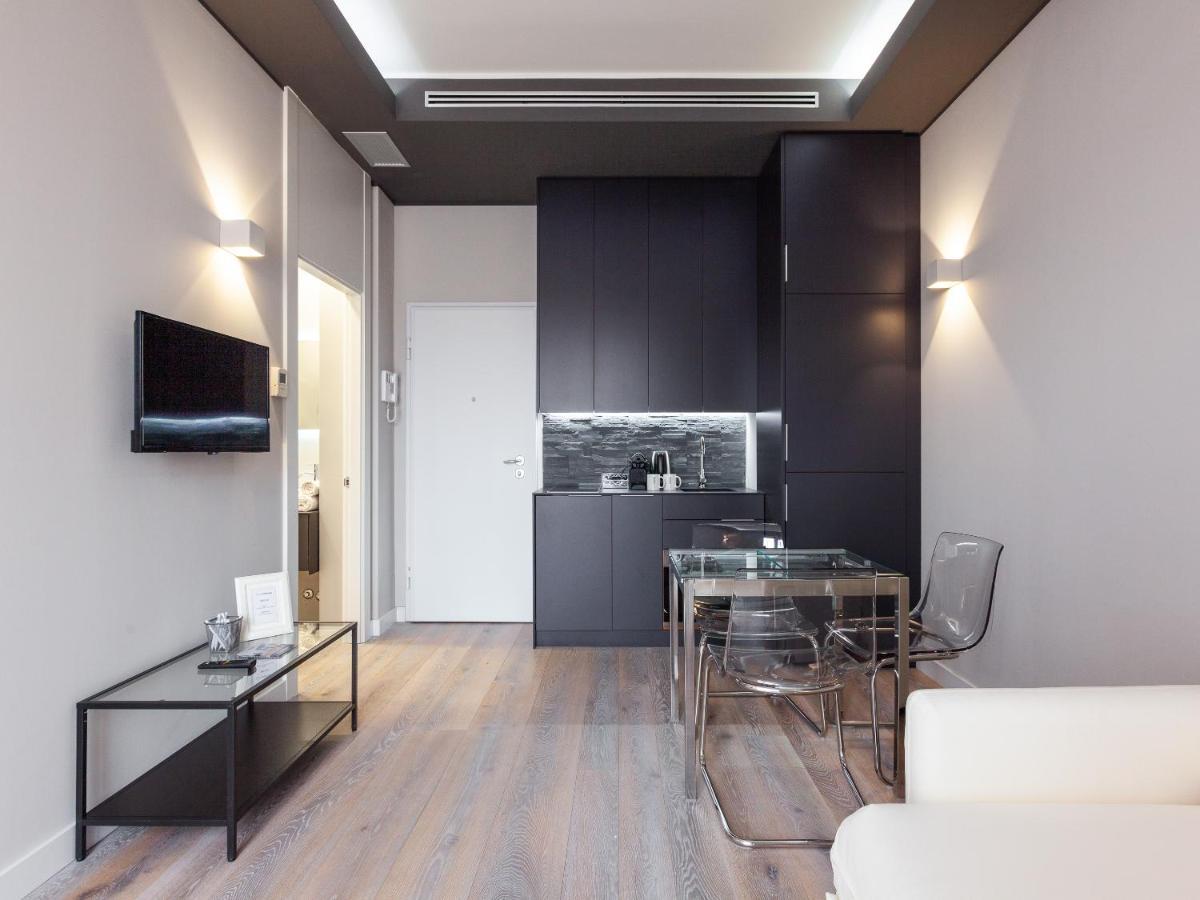 Easyhomes-City Centre Suites Milano Dış mekan fotoğraf