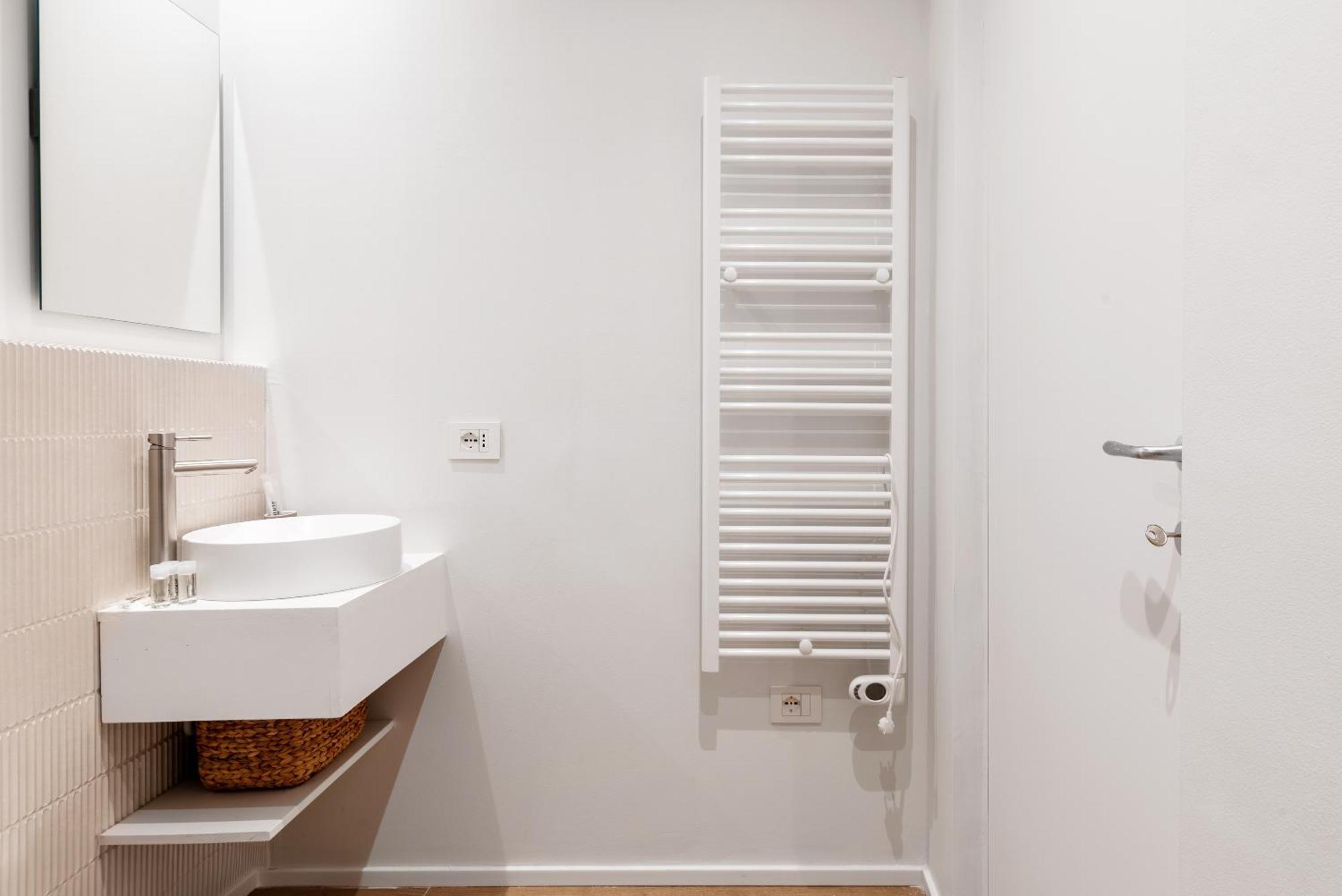 Easyhomes-City Centre Suites Milano Dış mekan fotoğraf